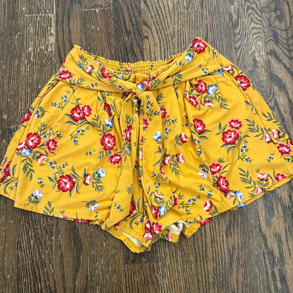 Flowy floral shorts